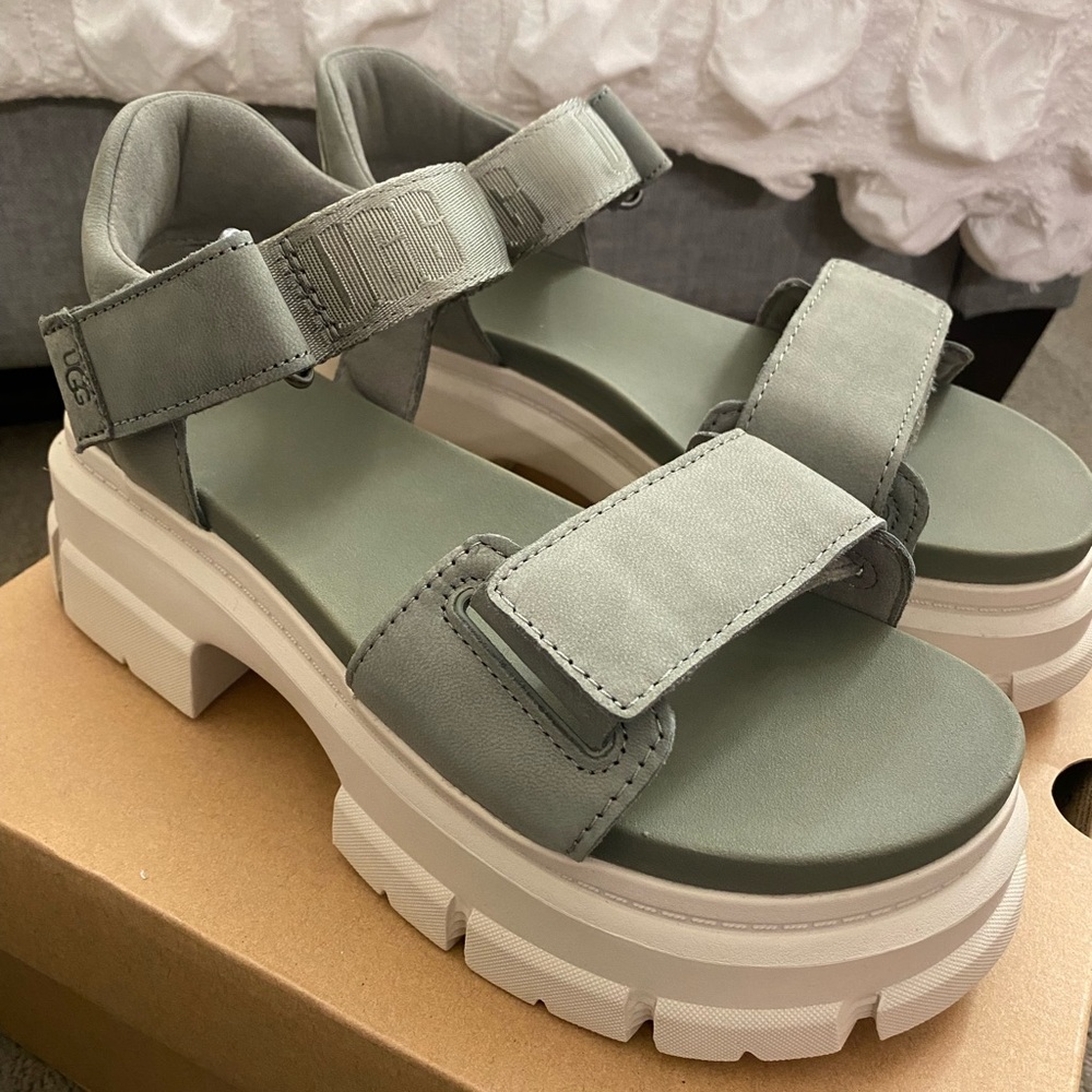 UGG Ashton Lug Sandal